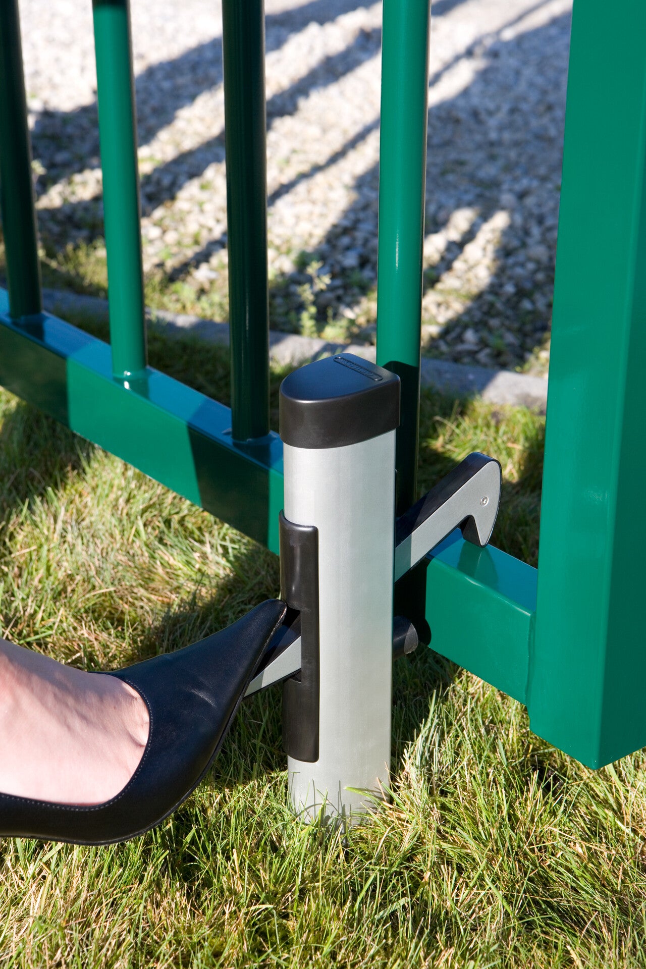 Locinox Poortvanger aluminium - met Rubbere aanslag hek-kopen  Haak Boven (IN-GATE CATCHER) Haak Onder (UNDER-GATE CATCHER)